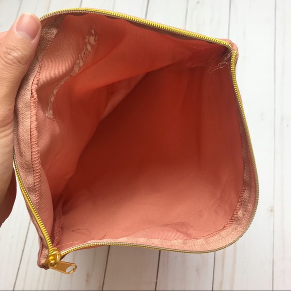 NWOT Girlfriend Collective Zipper Pouch Bag - Picture 2 of 3